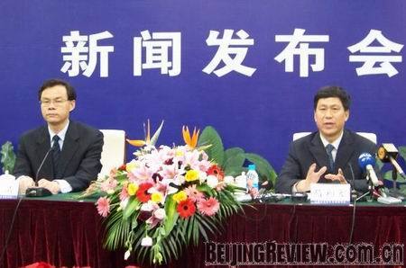 Gou Lijun, (rechts),der Generalsekretär der Arbeitsgemeinschaft Binhai Newarea